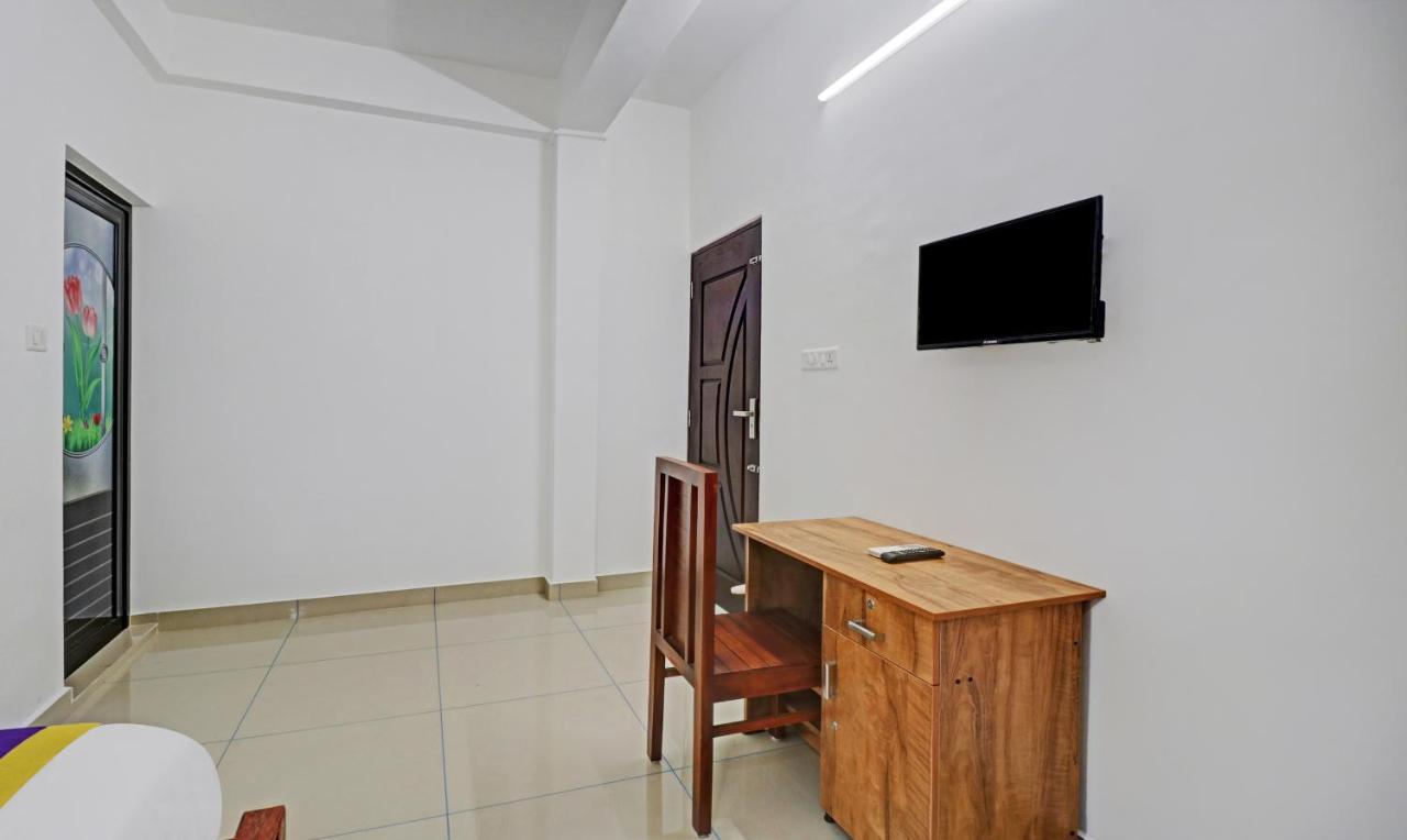 Nirupama,Hotel Aluva 700 Mtr From Aluva Railway Station Alwaye 外观 照片