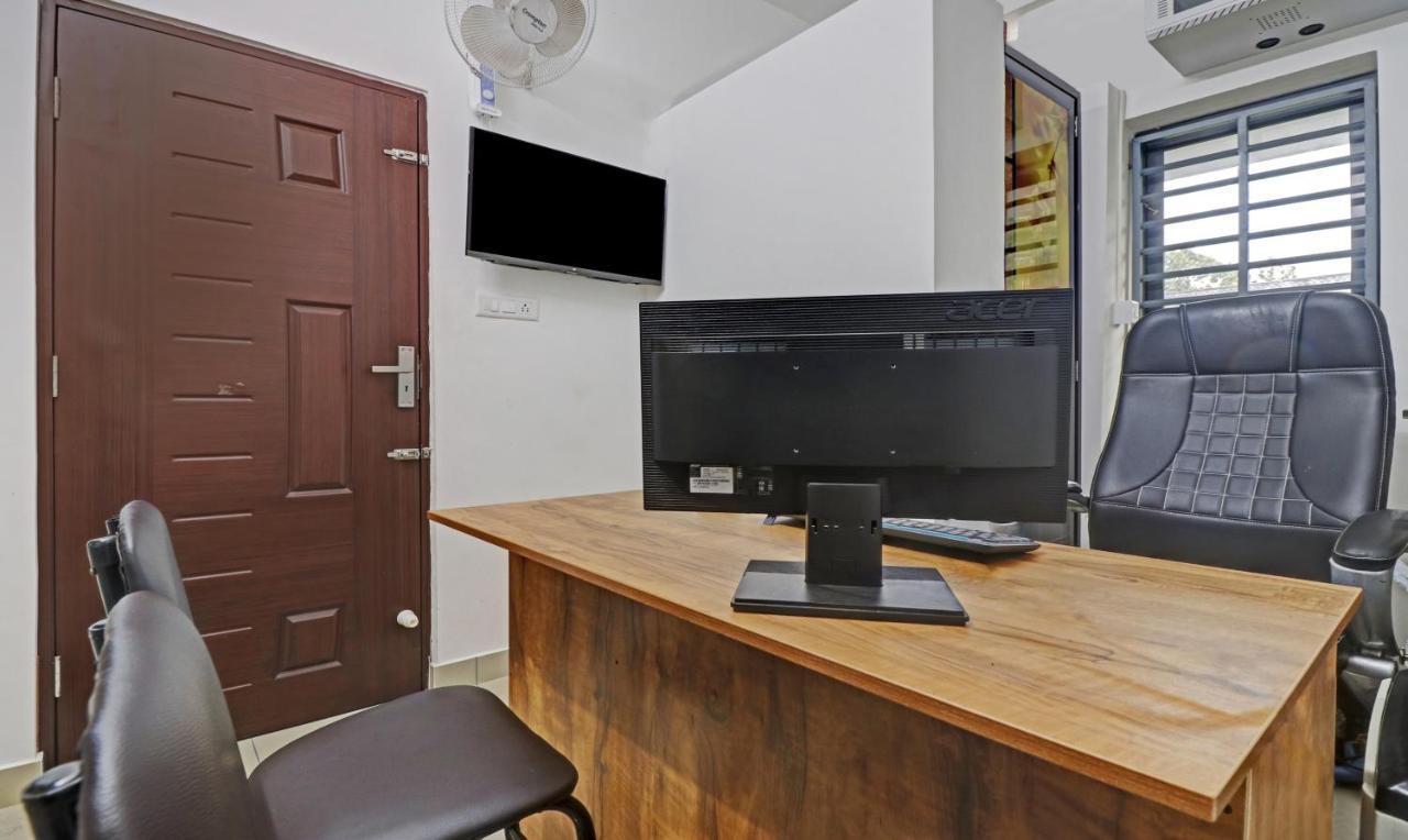 Nirupama,Hotel Aluva 700 Mtr From Aluva Railway Station Alwaye 外观 照片