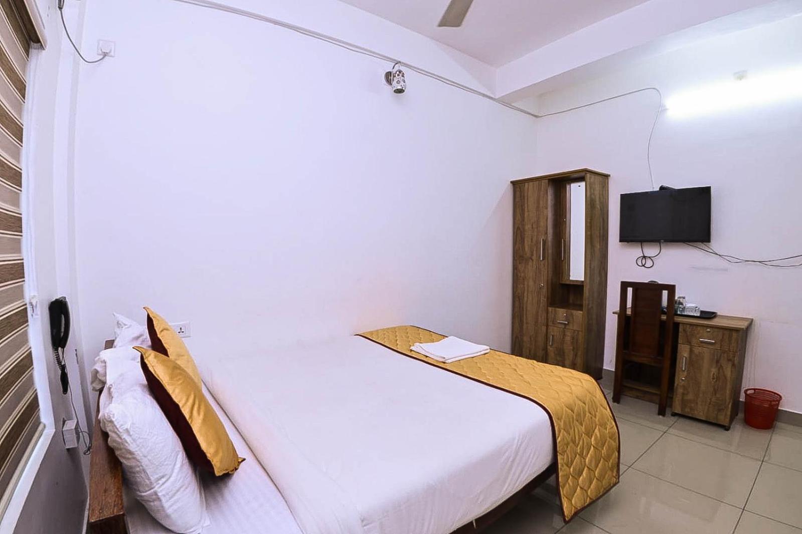 Nirupama,Hotel Aluva 700 Mtr From Aluva Railway Station Alwaye 外观 照片
