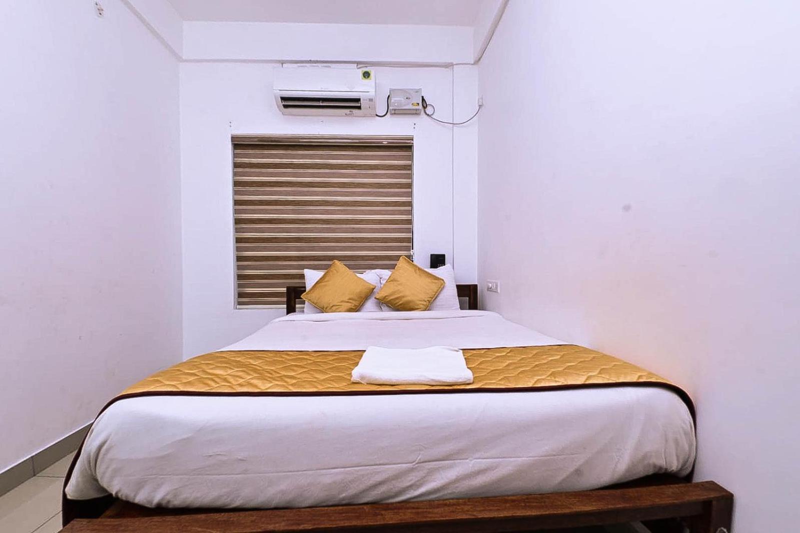 Nirupama,Hotel Aluva 700 Mtr From Aluva Railway Station Alwaye 外观 照片