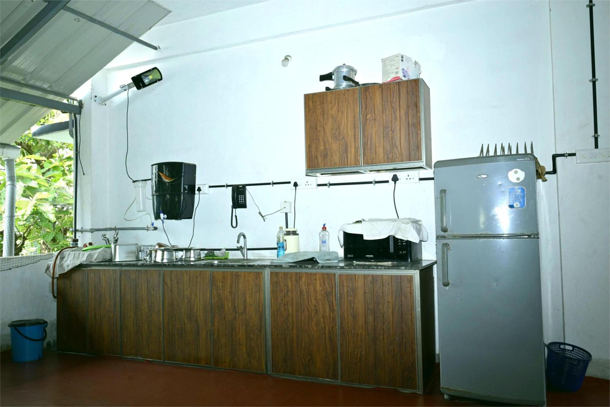 Nirupama,Hotel Aluva 700 Mtr From Aluva Railway Station Alwaye 外观 照片
